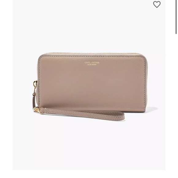 Marc Jacobs Accessories - NWT The slim  84 Marc Jacobs Continental Wallet
